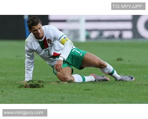 足球小罗传奇瞬间壁画墙,感受足球艺术与激情碰撞的震撼魅力 足球小罗传奇瞬间壁画墙,感受足球艺术与激情碰撞的震撼魅力