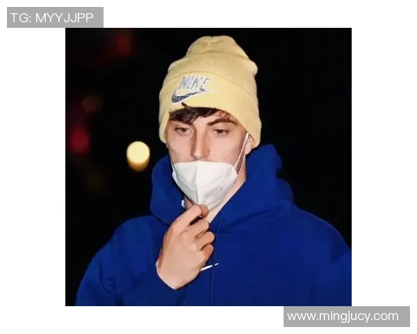 足球明星童年时期的经典头像揭秘:从小展现天赋的未来足球巨星 足球明星童年时期的经典头像揭秘:从小展现天赋的未来足球巨星