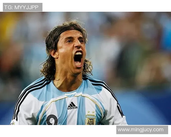 90年代十大足球巨星盘点:经典球员与足球历史的璀璨篇章 90年代十大足球巨星盘点:经典球员与足球历史的璀璨篇章