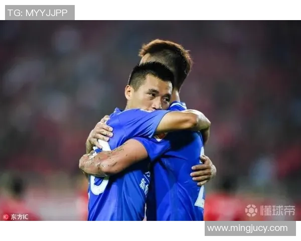 水上足球场上的梦想与挑战:球星们如何在水面上书写传奇 水上足球场上的梦想与挑战:球星们如何在水面上书写传奇